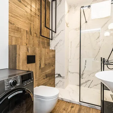 Апартаменты Rent Like - Ksiecia Jozefa Poniatowskiego 2 *